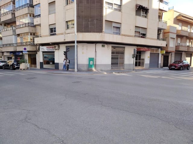 Kommersiell til leie i Llíria - € 500 (Ref: 9264485)