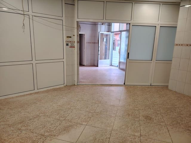 Kommersiell til leie i Llíria - € 500 (Ref: 9264485)