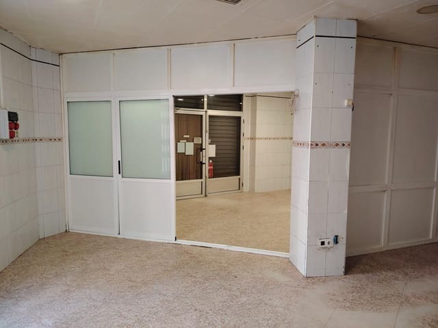 Kommersiell til leie i Llíria - € 500 (Ref: 9264485)