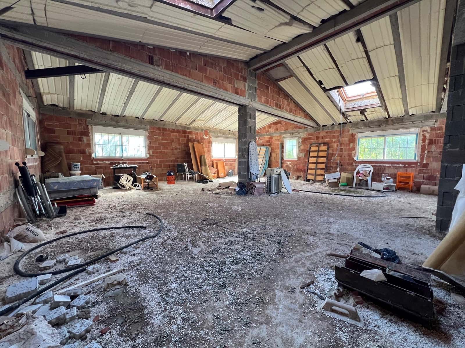 5 slaapkamer Villa te koop in Casinos met zwembad - € 310.000 (Ref: 9282177)