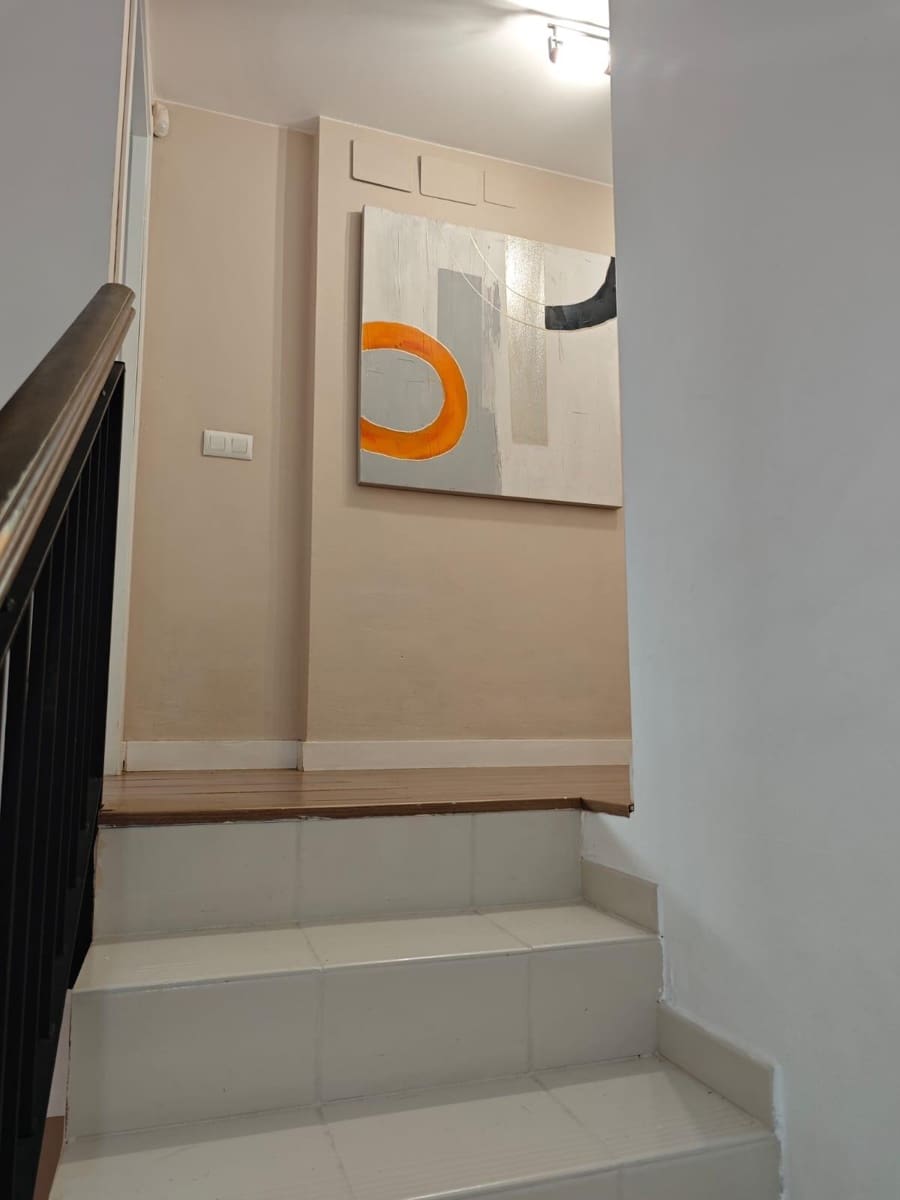 3 makuuhuone Rivitalo myytävänä paikassa La Pobla de Vallbona mukana uima-altaan - 329 000 € (Ref: 9310878)