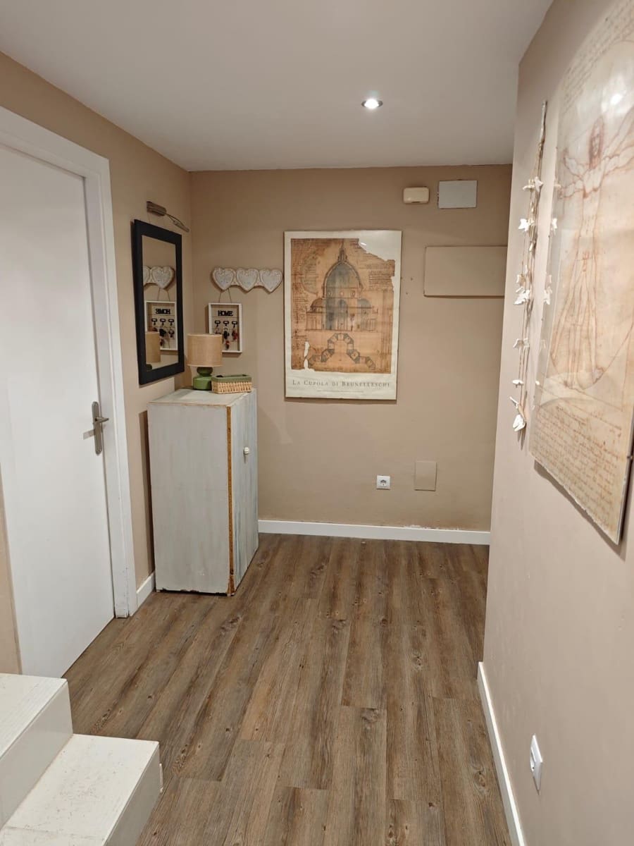 3 makuuhuone Rivitalo myytävänä paikassa La Pobla de Vallbona mukana uima-altaan - 329 000 € (Ref: 9310878)