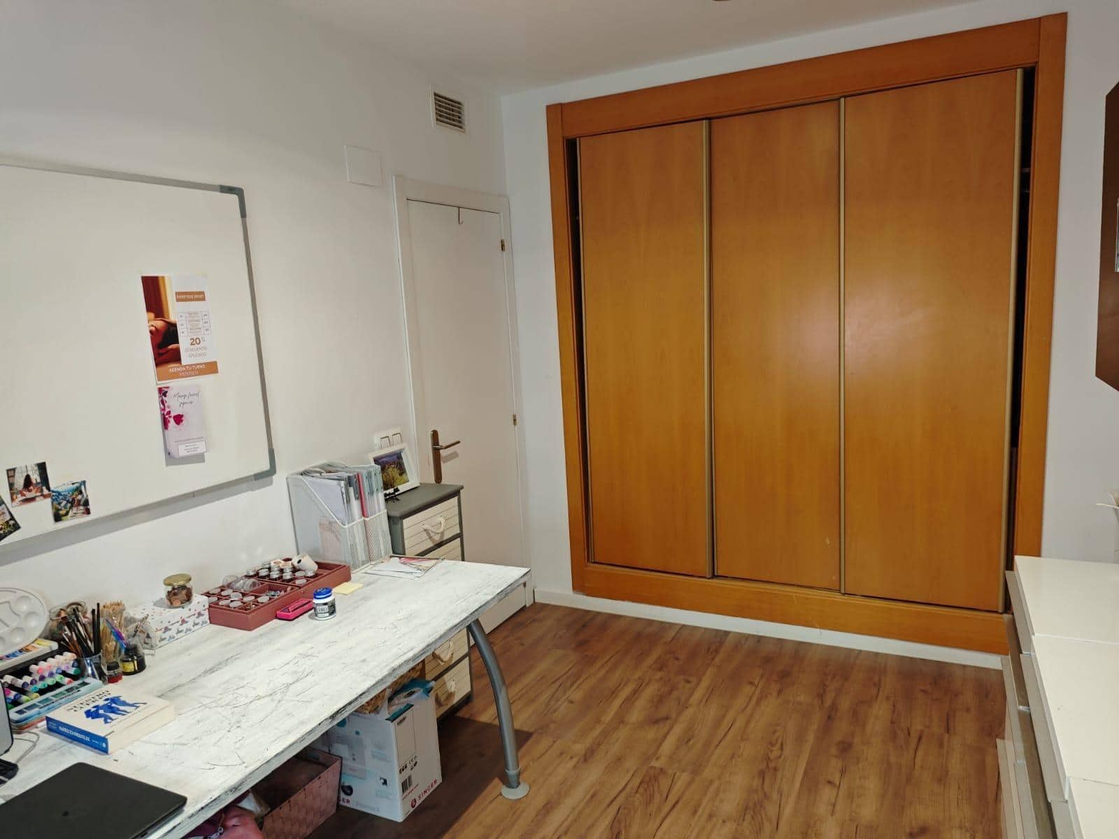 3 makuuhuone Rivitalo myytävänä paikassa La Pobla de Vallbona mukana uima-altaan - 329 000 € (Ref: 9310878)