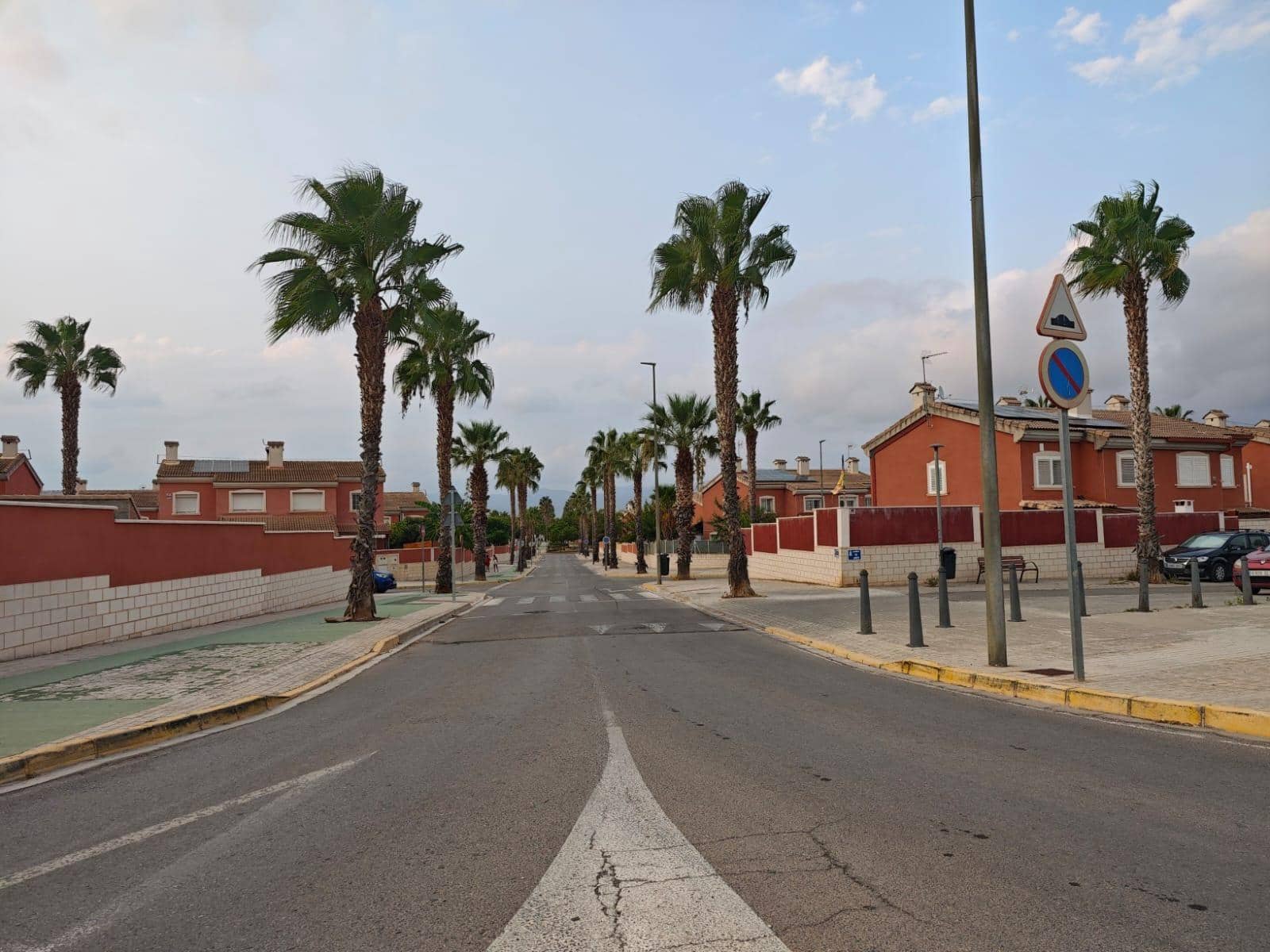 3 makuuhuone Rivitalo myytävänä paikassa La Pobla de Vallbona mukana uima-altaan - 329 000 € (Ref: 9310878)