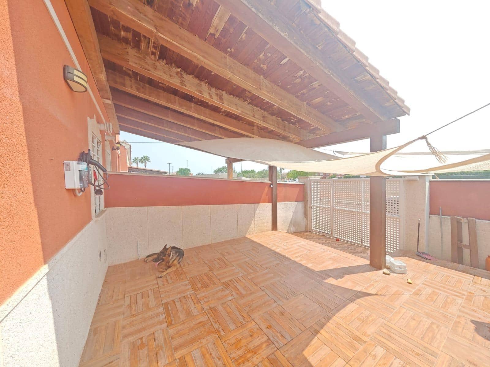 3 makuuhuone Rivitalo myytävänä paikassa La Pobla de Vallbona mukana uima-altaan - 329 000 € (Ref: 9310878)