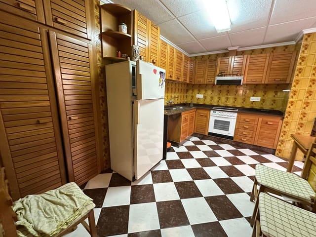 4 bedroom Flat for sale in Llíria - € 175,000 (Ref: 9382825)