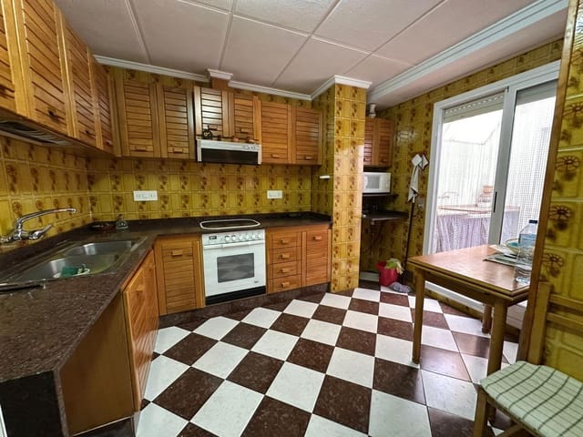 4 bedroom Flat for sale in Llíria - € 175,000 (Ref: 9382825)