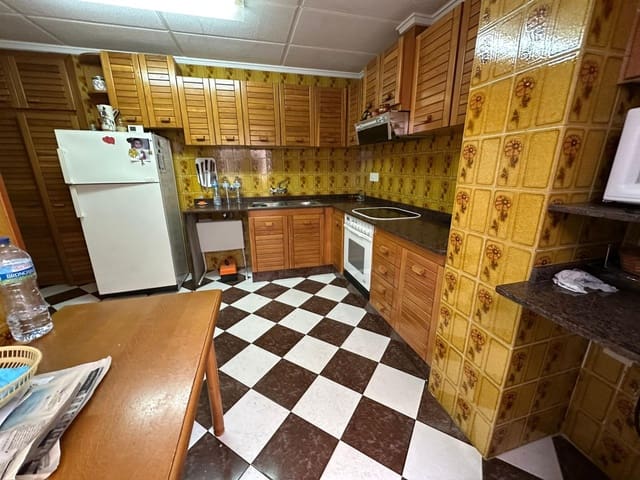 4 bedroom Flat for sale in Llíria - € 175,000 (Ref: 9382825)