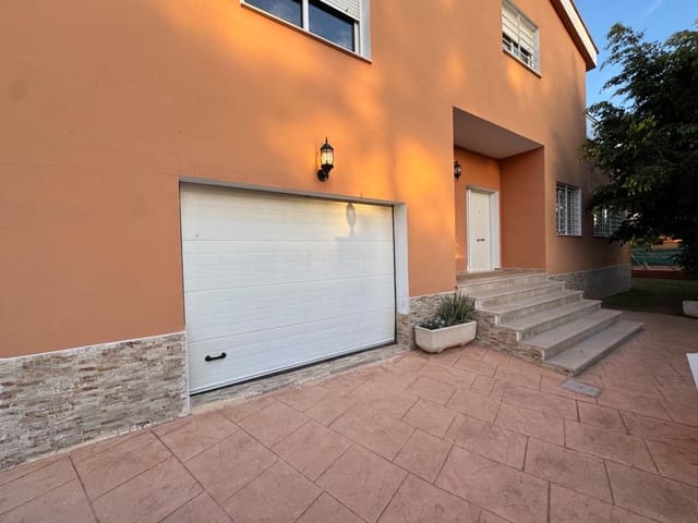 4 Zimmer Villa zu verkaufen in Llíria mit Pool Garage - 509.990 € (Ref: 9456242)