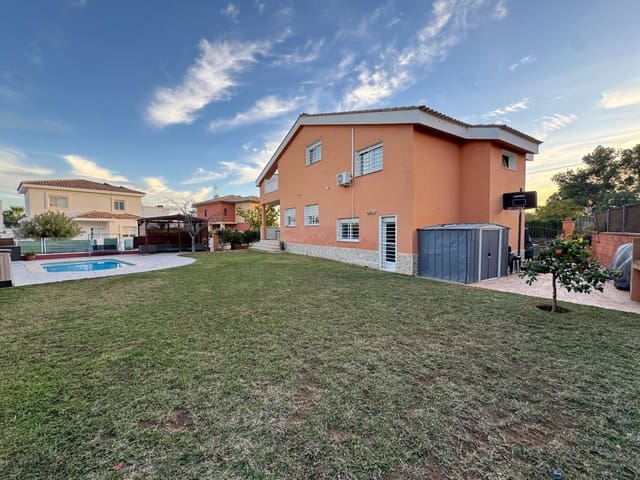 4 Zimmer Villa zu verkaufen in Llíria mit Pool Garage - 509.990 € (Ref: 9456242)