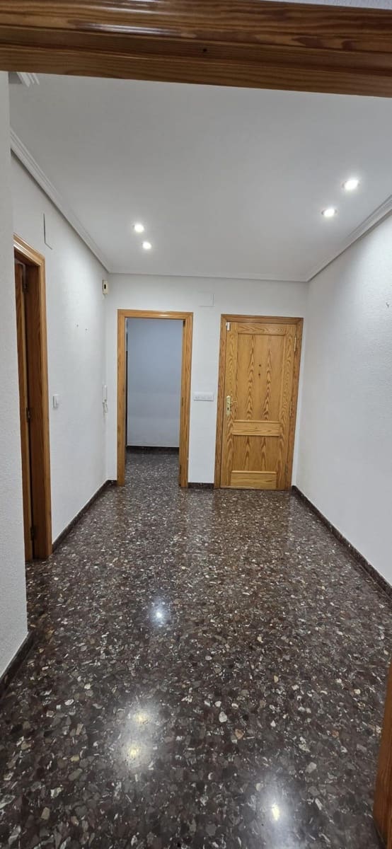 4 quarto Apartamento para venda em Lliria com garagem - 200 000 € (Ref: 9462070)