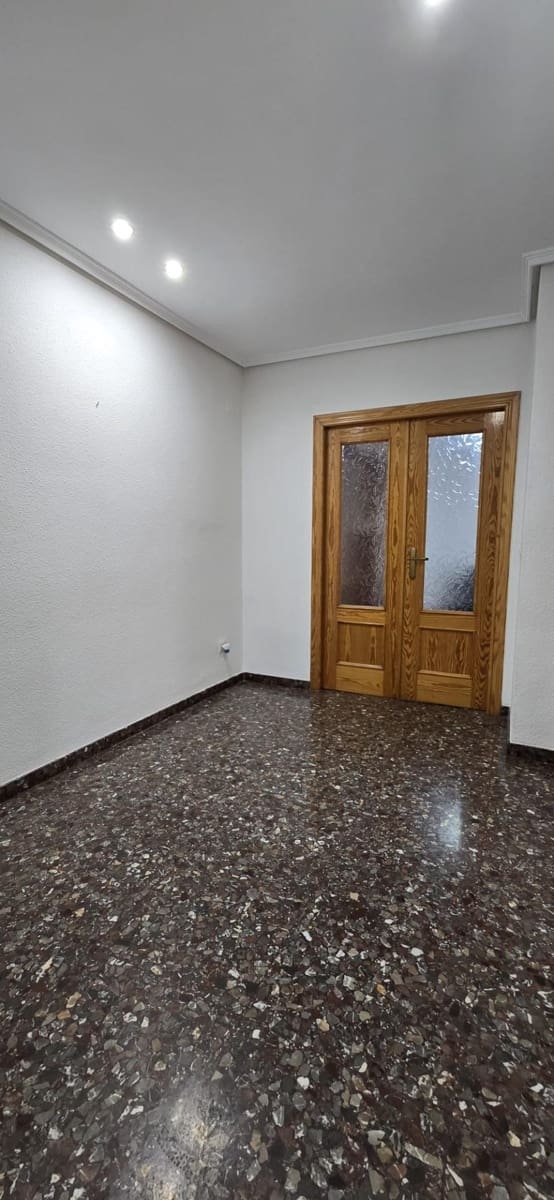 4 quarto Apartamento para venda em Lliria com garagem - 200 000 € (Ref: 9462070)