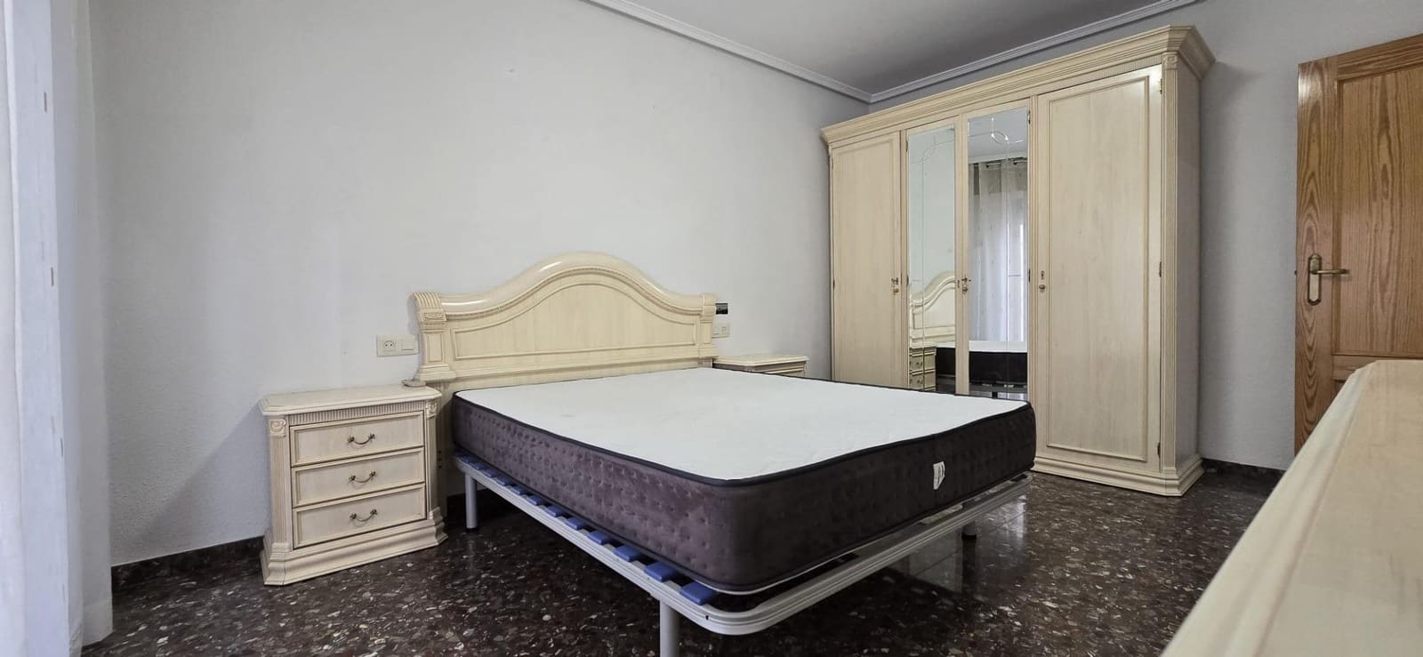 4 quarto Apartamento para venda em Lliria com garagem - 200 000 € (Ref: 9462070)