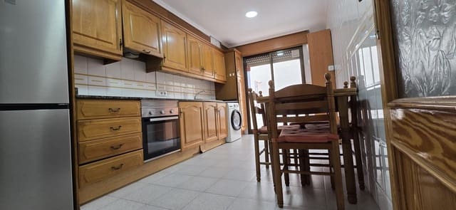 Piso de 4 habitaciones en Llíria en venta con garaje - 200.000 € (Ref: 9462070)