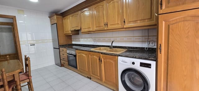 Piso de 4 habitaciones en Llíria en venta con garaje - 200.000 € (Ref: 9462070)