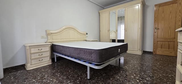 Piso de 4 habitaciones en Llíria en venta con garaje - 200.000 € (Ref: 9462070)