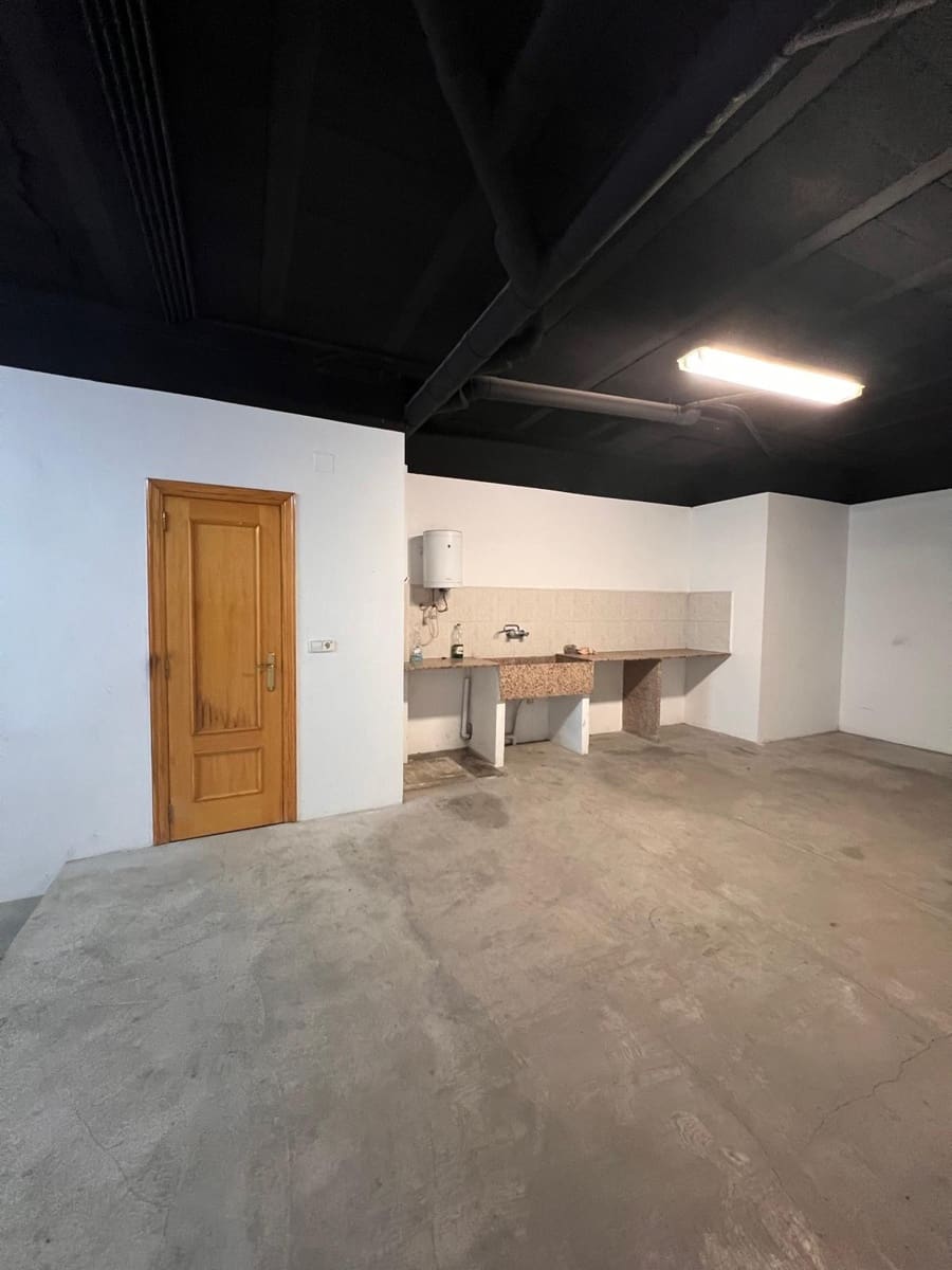 Erhverv til salg i Lliria - € 140.000 (Ref: 9491306)