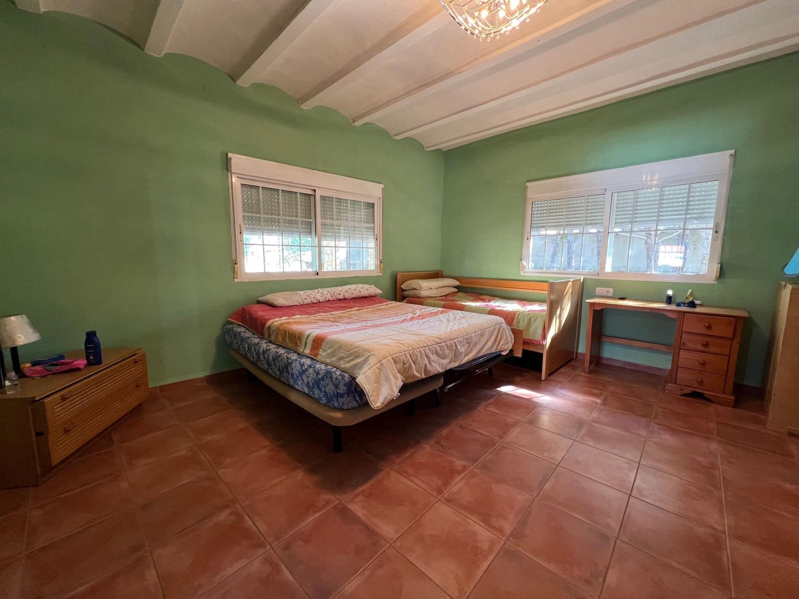 5 bedroom Villa for sale in Casinos with pool - € 275,000 (Ref: 9494611)