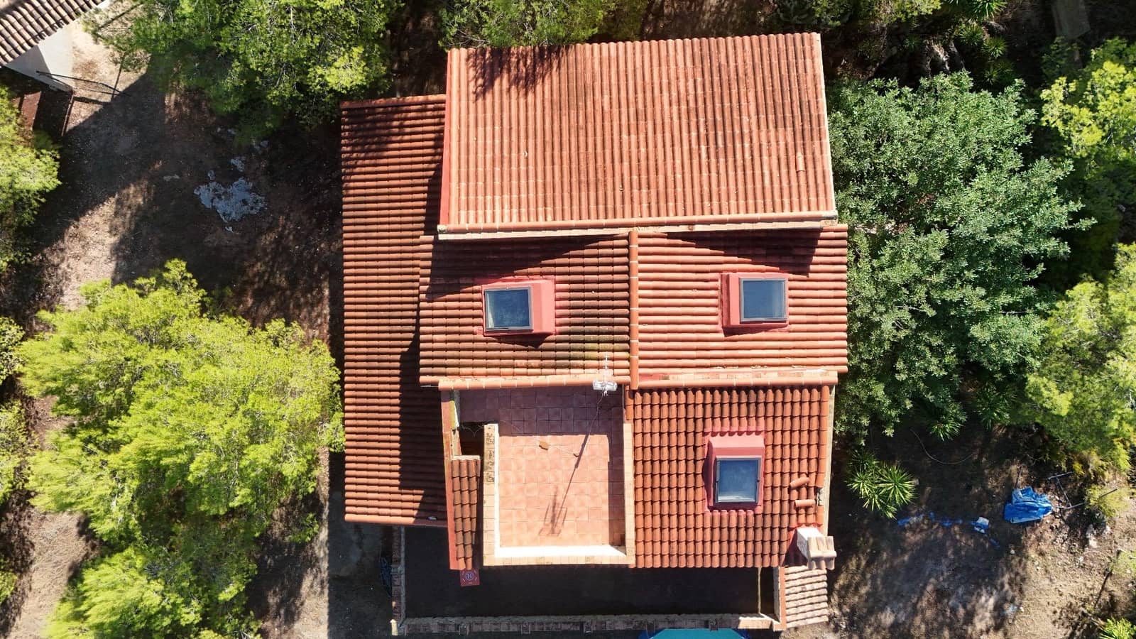 5 bedroom Villa for sale in Casinos with pool - € 275,000 (Ref: 9494611)