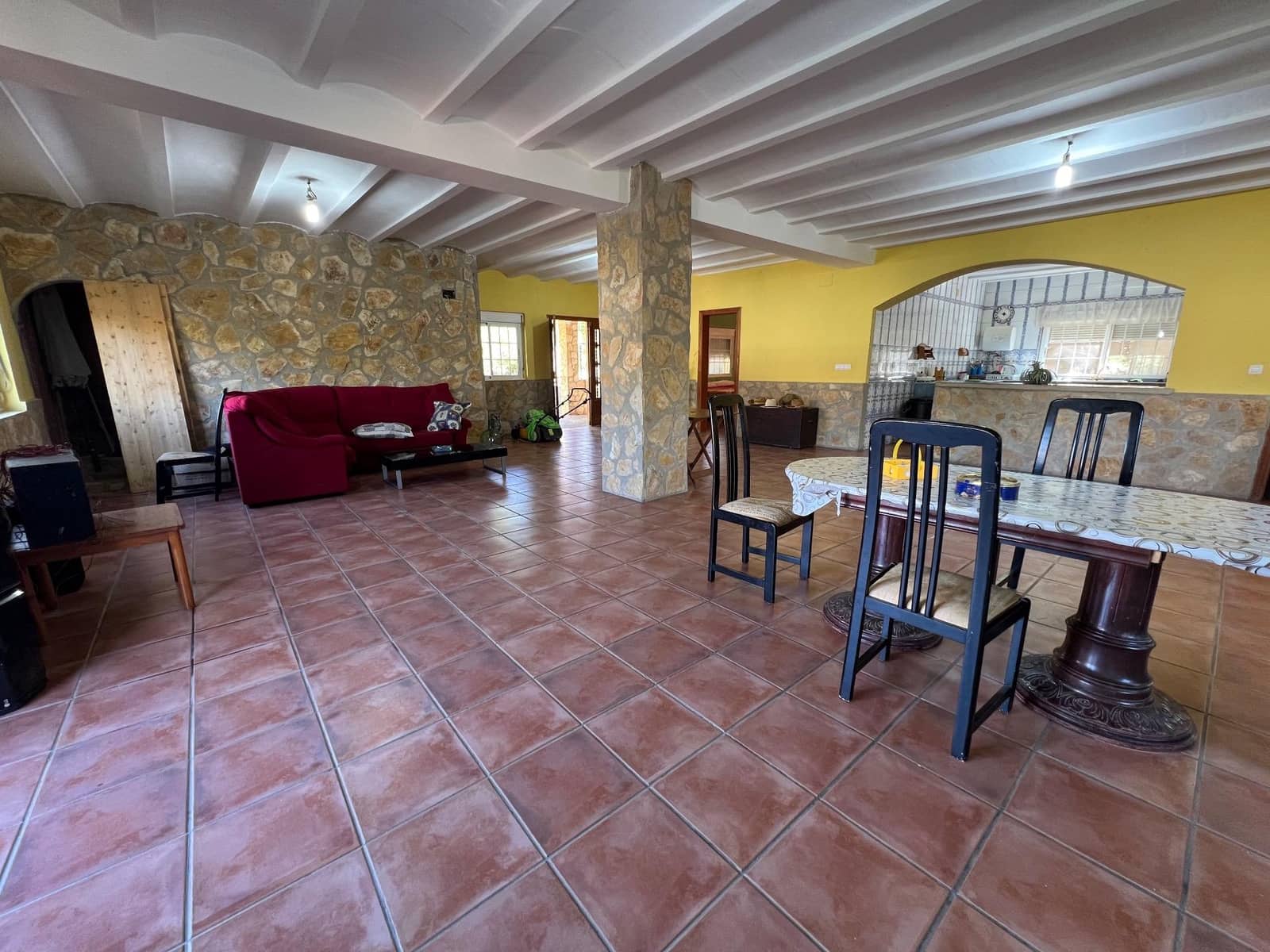 5 bedroom Villa for sale in Casinos with pool - € 275,000 (Ref: 9494611)