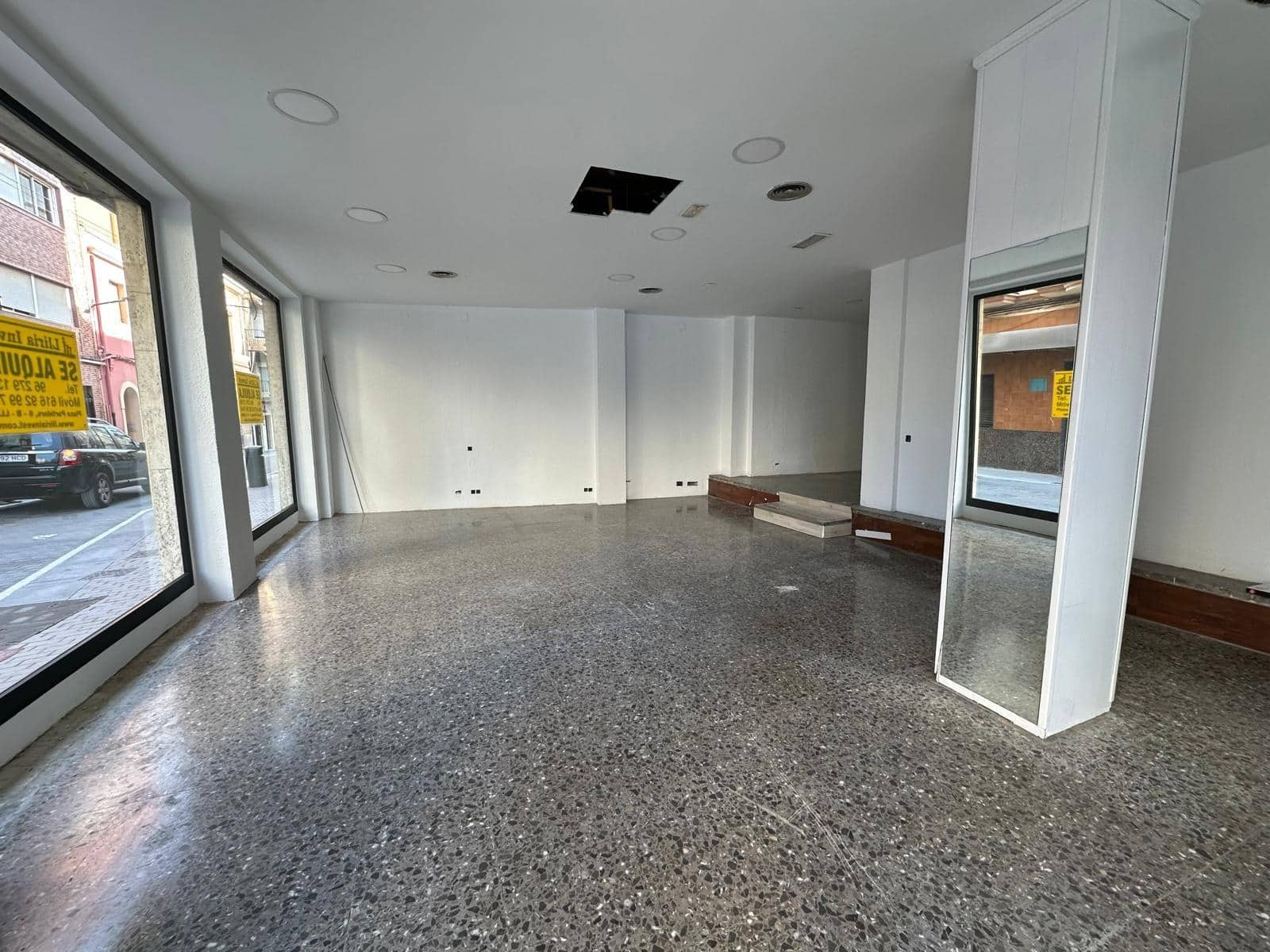 Kommersiell att hyra i Lliria - 700 € (Ref: 9518889)