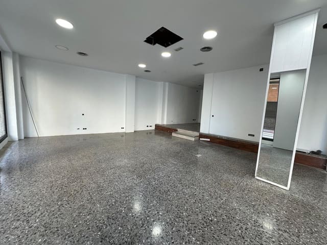 Local Commercial à louer à Llíria - 700 € (Ref: 9518889)