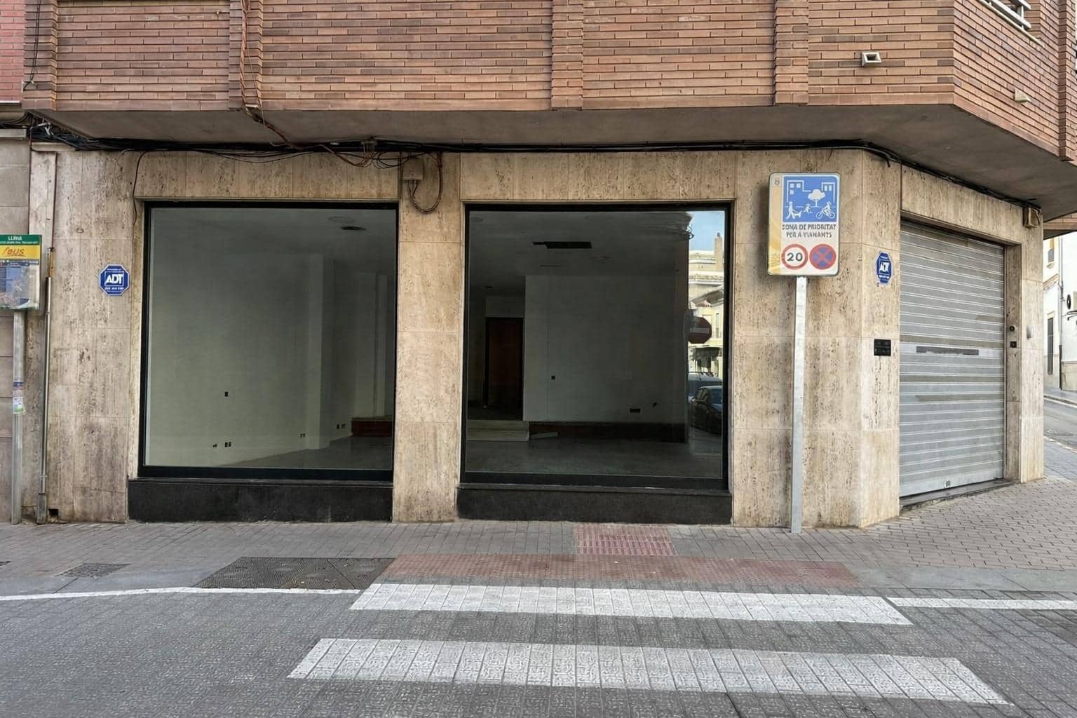 Kaupallinen vuokrattavana paikassa Lliria - 700 € (Ref: 9518889)