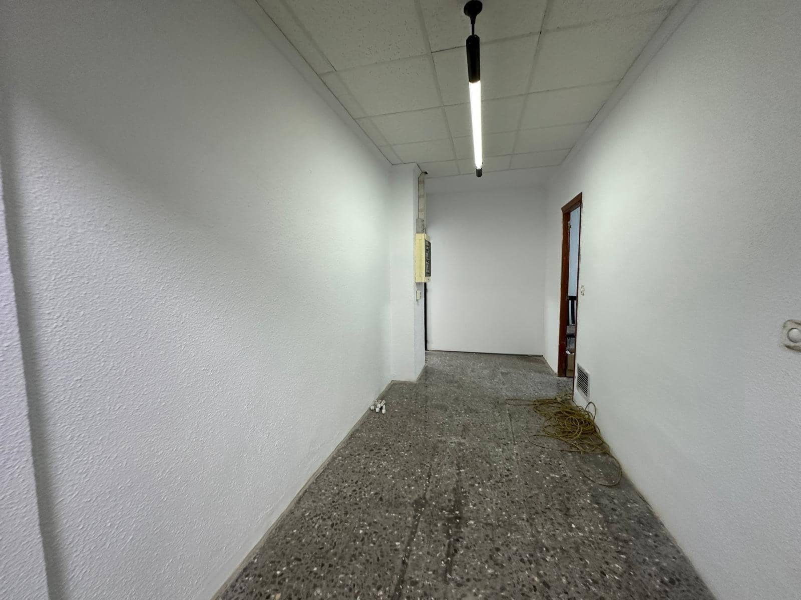 Kaupallinen vuokrattavana paikassa Lliria - 700 € (Ref: 9518889)