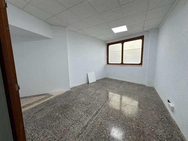 Commerciale da affittare in Llíria - 700 € (Rif: 9518889)