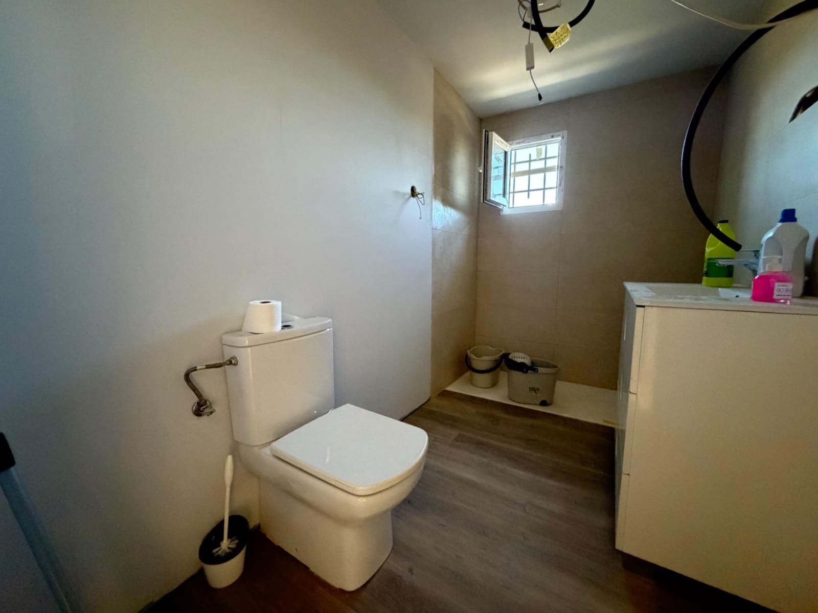 4 bedroom Villa for sale in Pedralba with pool - € 160,000 (Ref: 9582928)