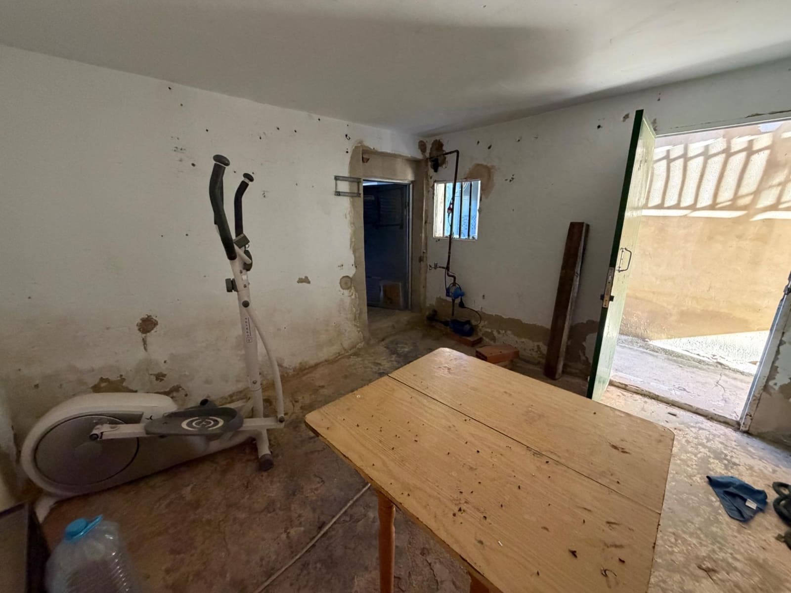 4 bedroom Villa for sale in Pedralba with pool - € 160,000 (Ref: 9582928)