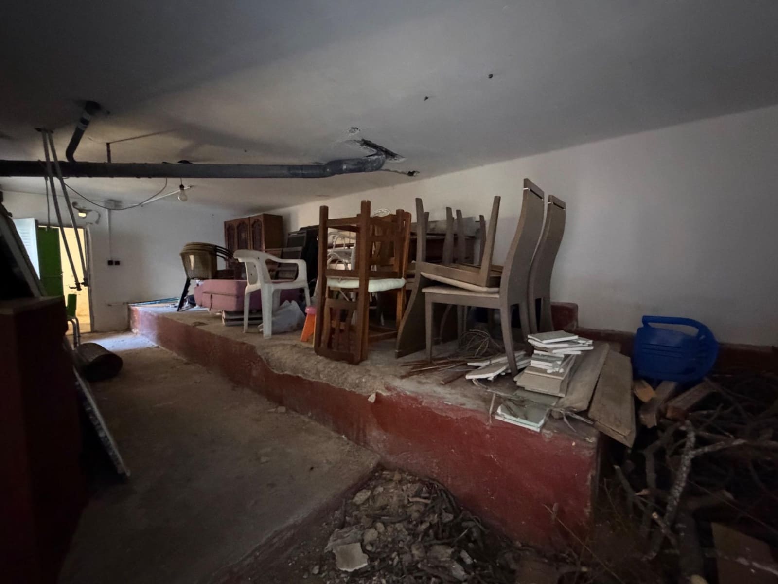 4 bedroom Villa for sale in Pedralba with pool - € 160,000 (Ref: 9582928)