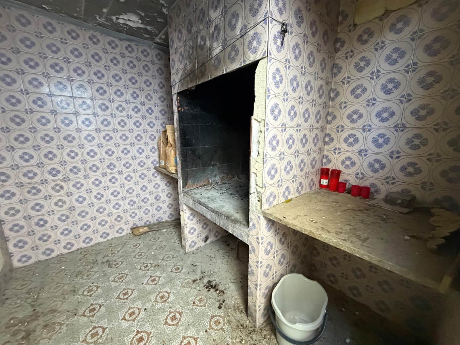 4 bedroom Villa for sale in Pedralba with pool - € 160,000 (Ref: 9582928)