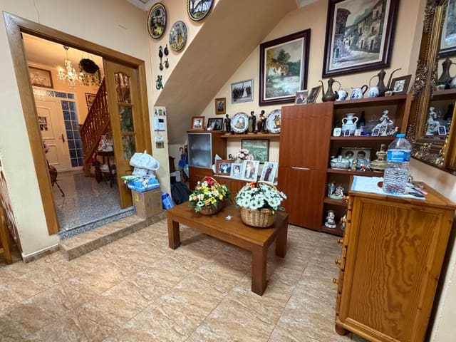 5 quarto Casa em Banda para venda em Vilamarxant / Villamarchante com garagem - 265 000 € (Ref: 9586489)