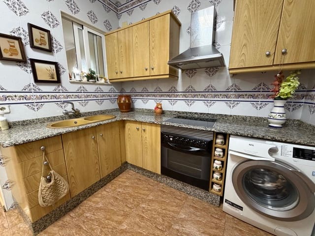 5 quarto Casa em Banda para venda em Vilamarxant / Villamarchante com garagem - 265 000 € (Ref: 9586489)