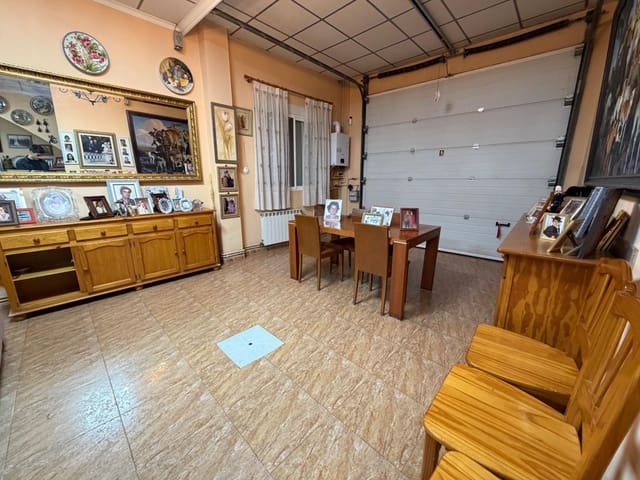5 quarto Casa em Banda para venda em Vilamarxant / Villamarchante com garagem - 265 000 € (Ref: 9586489)