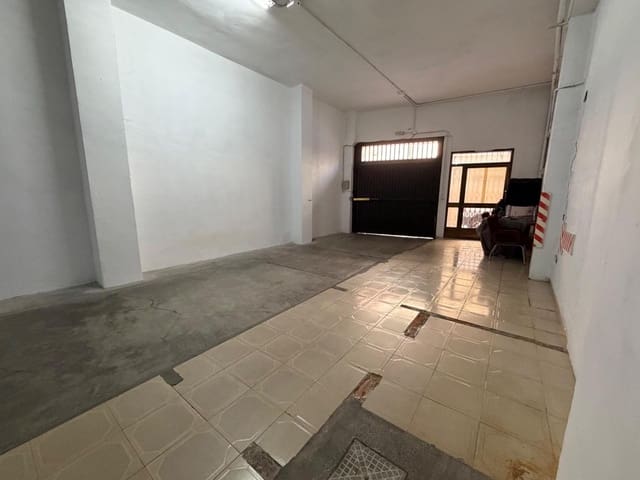 Commercieel te huur in Llíria - € 1.200 (Ref: 9599519)