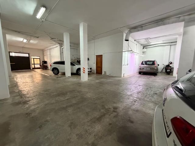 Commercieel te huur in Llíria - € 1.200 (Ref: 9599519)