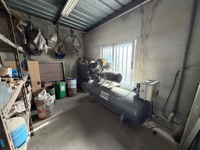 Företag till salu i Llíria - 480 000 € (Ref: 9611519)