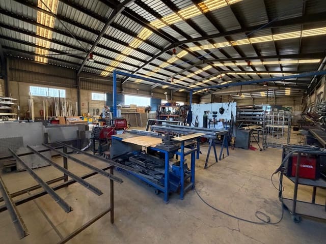 Företag till salu i Llíria - 480 000 € (Ref: 9611519)