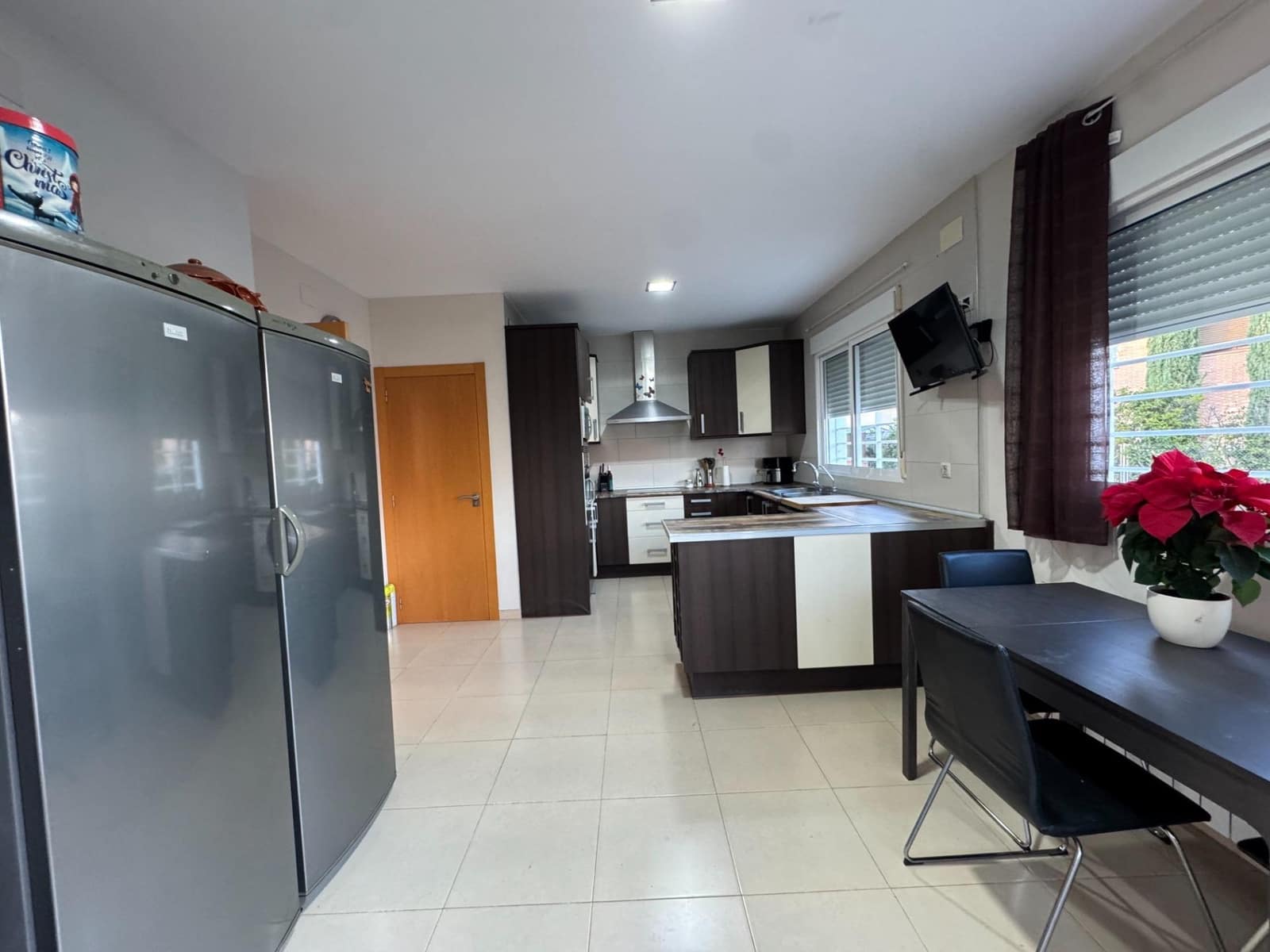 4 slaapkamer Villa te koop in Lliria met zwembad garage - € 469.990 (Ref: 9645005)