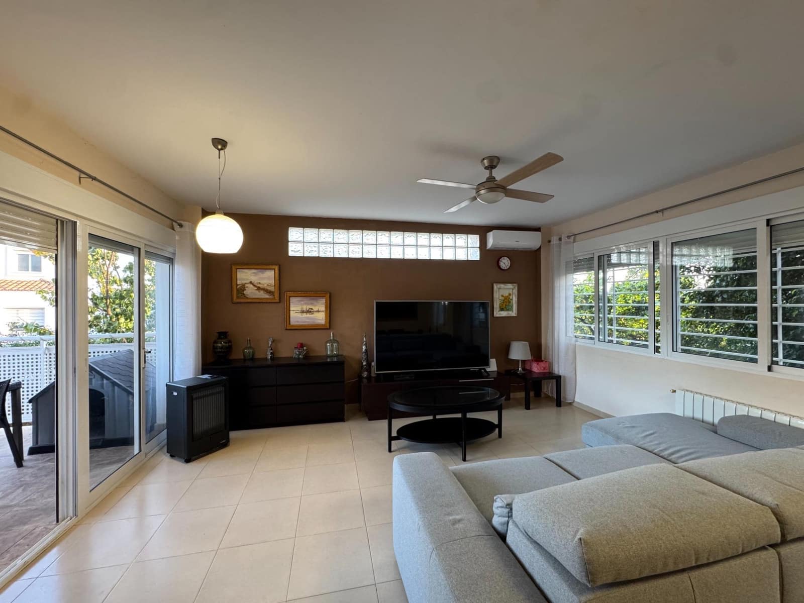 4 slaapkamer Villa te koop in Lliria met zwembad garage - € 469.990 (Ref: 9645005)