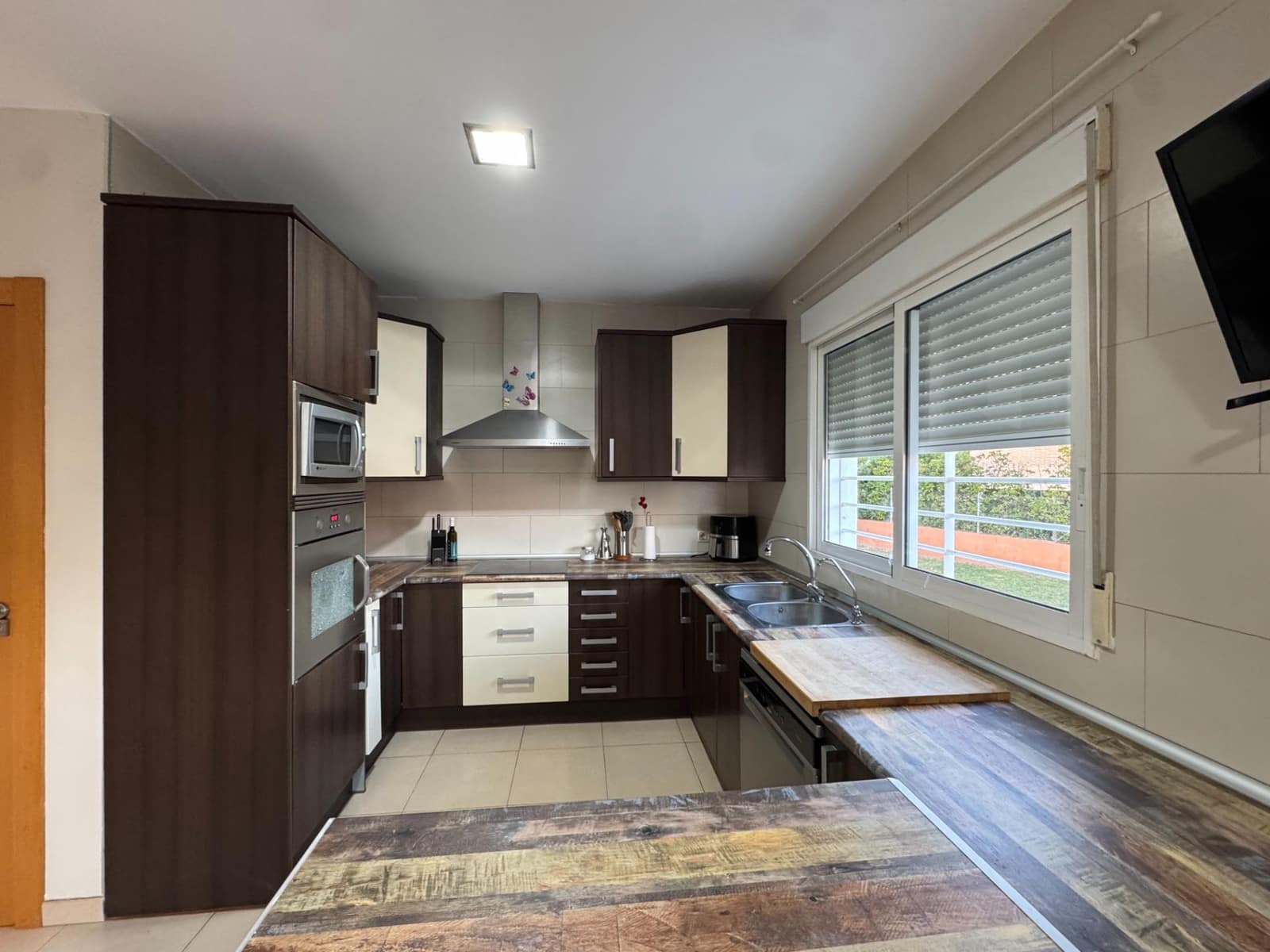 4 slaapkamer Villa te koop in Lliria met zwembad garage - € 469.990 (Ref: 9645005)