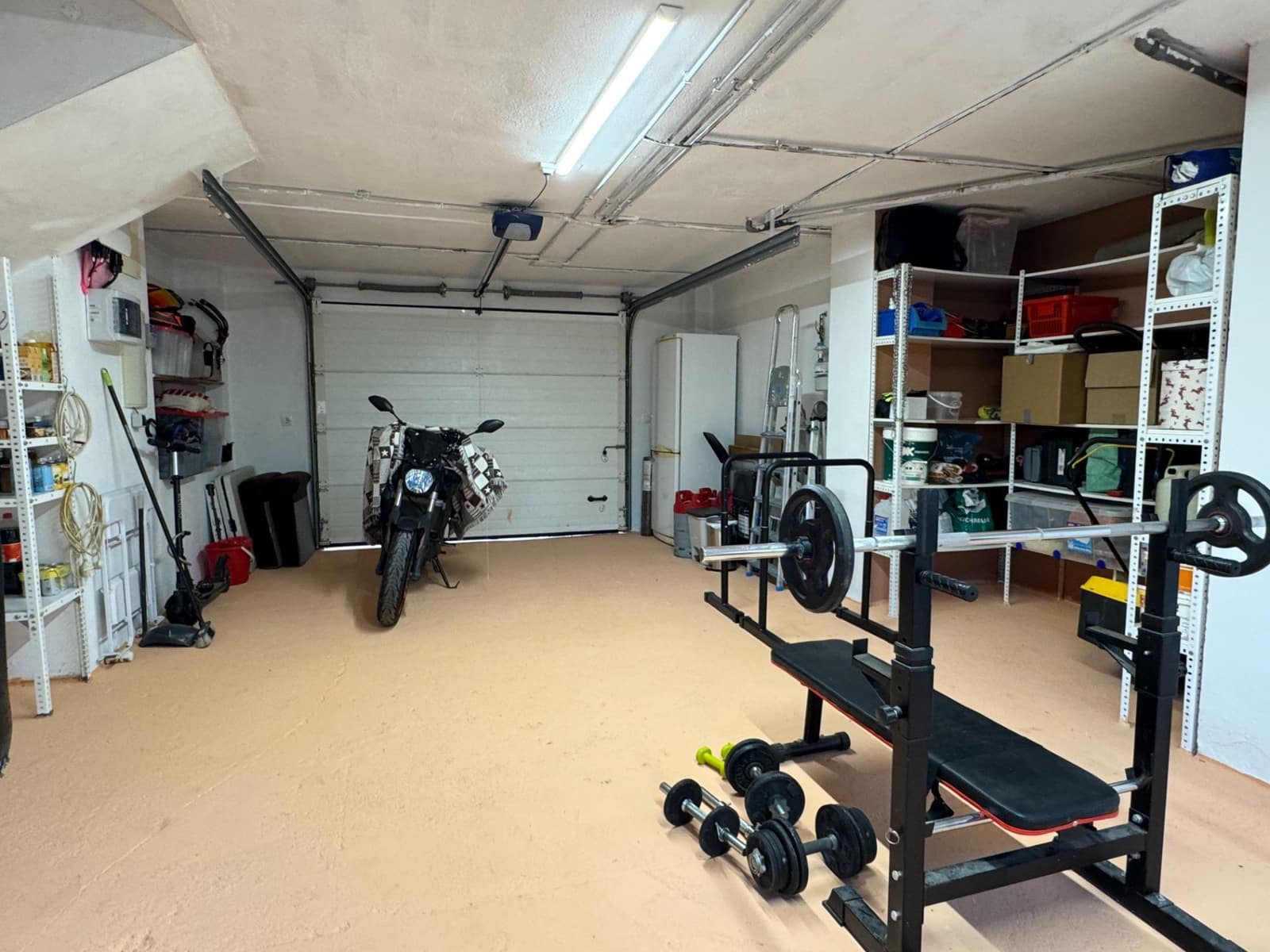 4 slaapkamer Villa te koop in Lliria met zwembad garage - € 469.990 (Ref: 9645005)