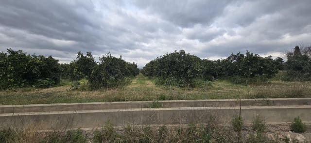 Grunde uden byggetilladelser til salg i Llíria - € 149.000 (Ref: 9651943)