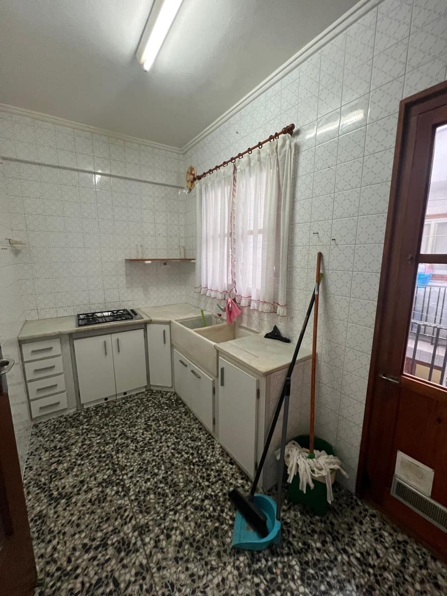 Piso de 3 habitaciones en Llíria en venta - 110.000 € (Ref: 9659419)