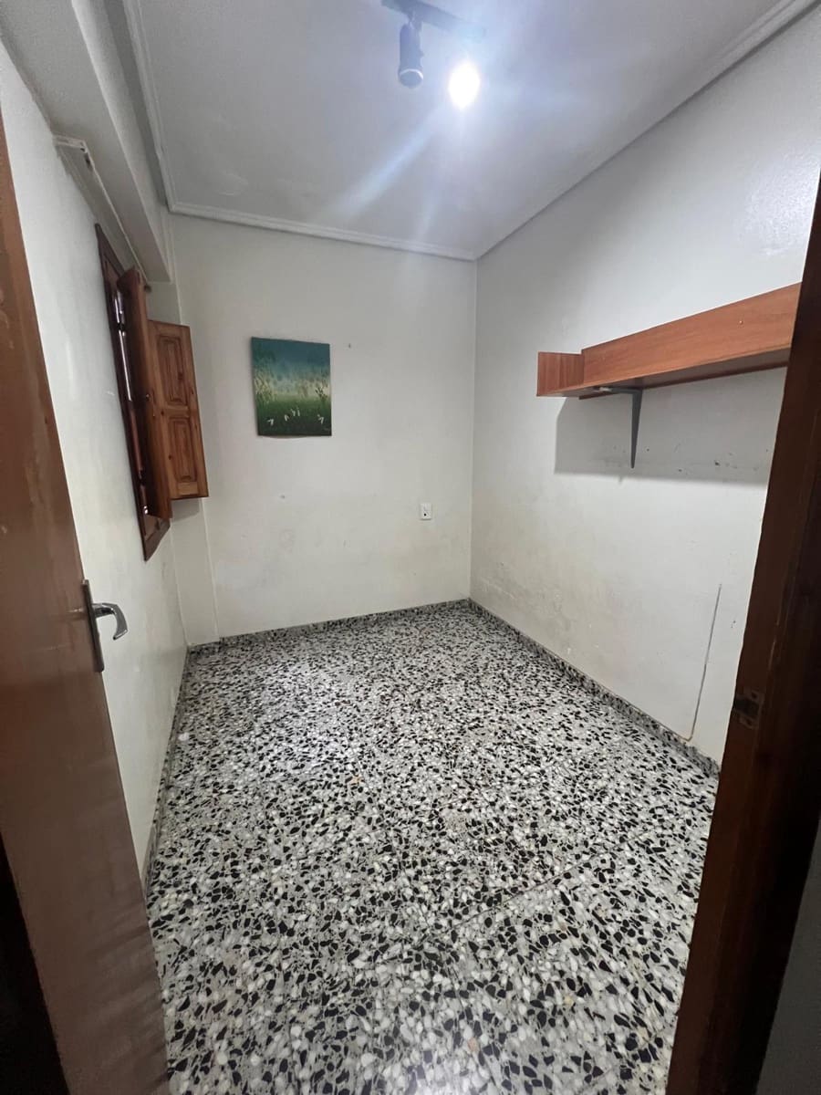 Piso de 3 habitaciones en Llíria en venta - 110.000 € (Ref: 9659419)