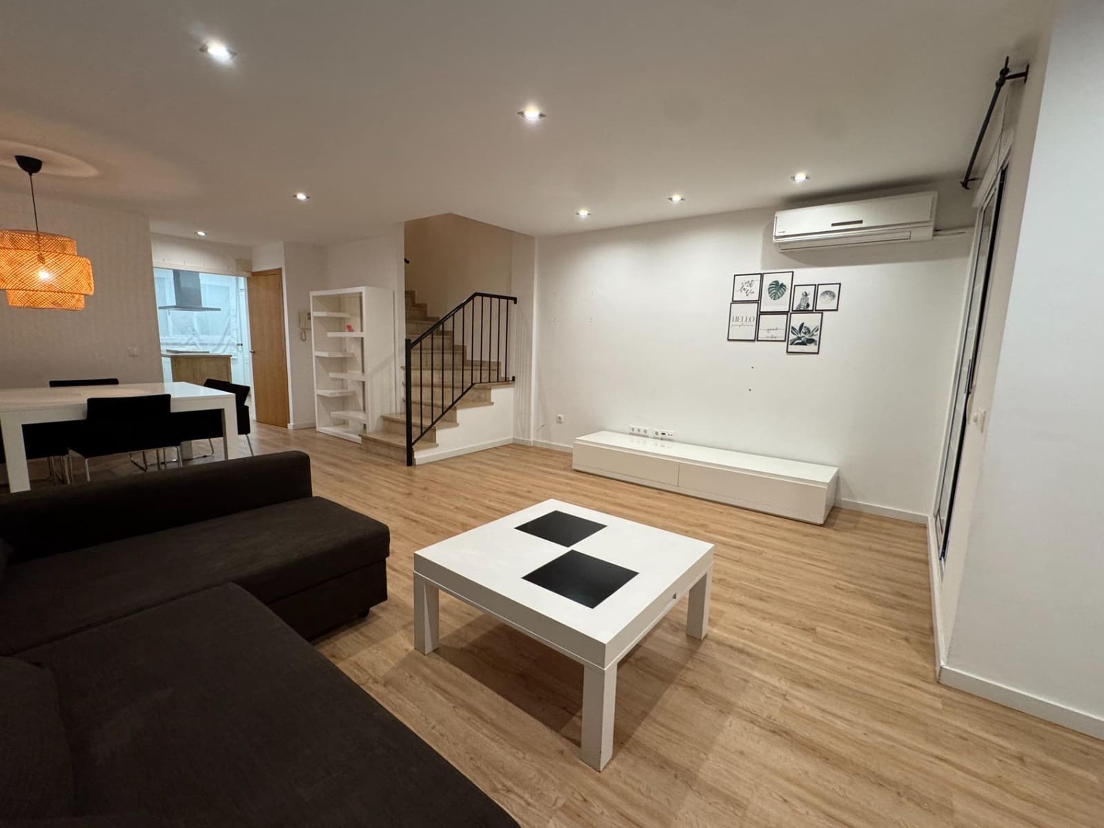 3 soveværelse Semi-Rækkehus til salg i Vilamarxant / Villamarchante med swimmingpool garage - € 298.000 (Ref: 9659421)