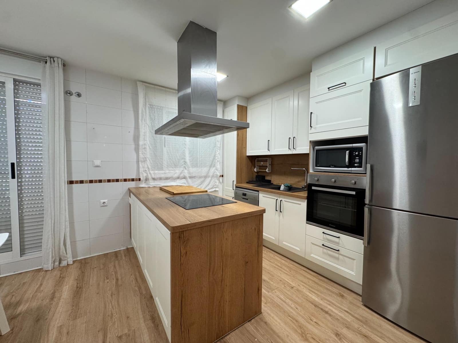 3 soveværelse Semi-Rækkehus til salg i Vilamarxant / Villamarchante med swimmingpool garage - € 298.000 (Ref: 9659421)