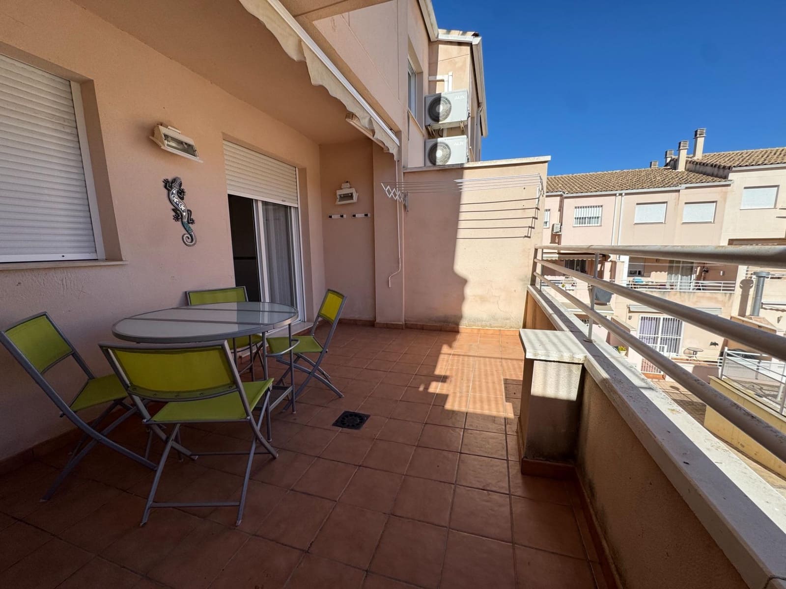 3 soveværelse Semi-Rækkehus til salg i Vilamarxant / Villamarchante med swimmingpool garage - € 298.000 (Ref: 9659421)